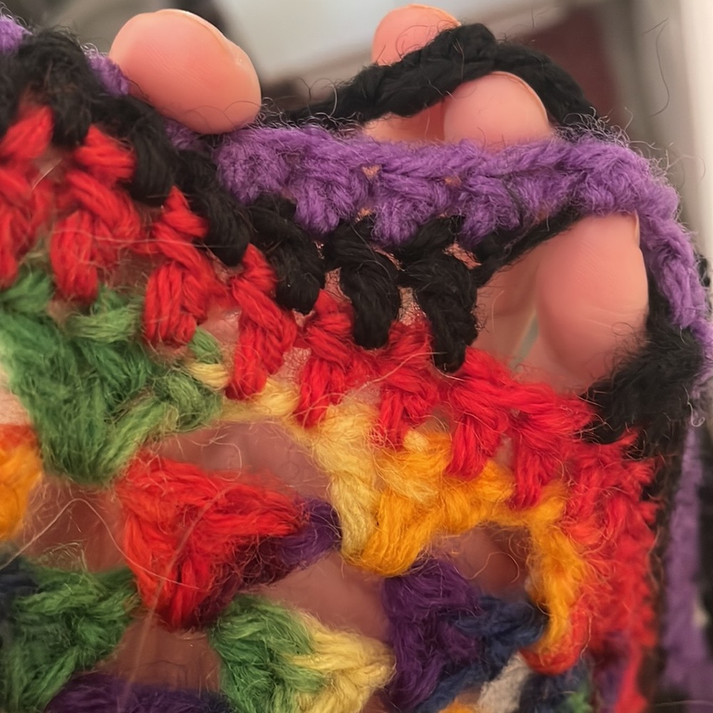 Vintage granny square shawl - Picture 3 of 4